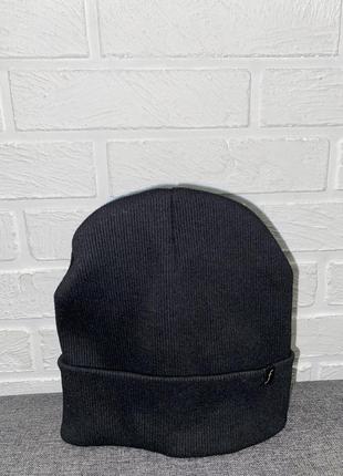 Женская черная шапка с отворотом, легкая шапка на осень1 фото