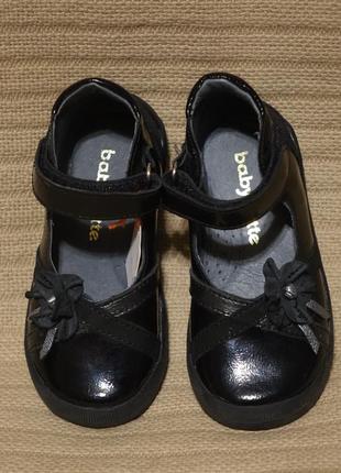 Очаровательные черные кожаные туфельки bebybotte франция 24 р.3 фото