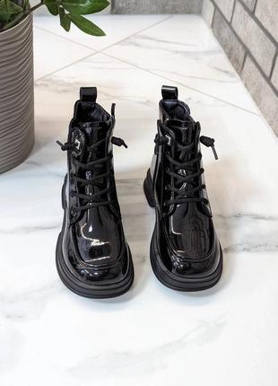 Стильные осенние ботинки