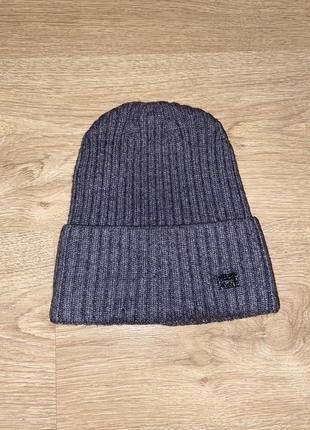 Жіноча шапка сірого кольору, шапка з відворотом на осінь чи зиму