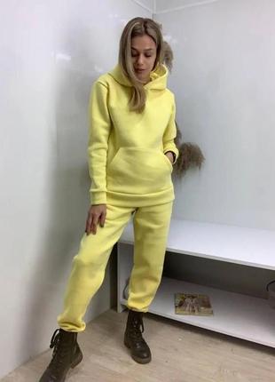 Спортивний жіночий костюм утеплений