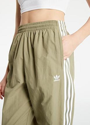 Брюки adidas original спортивные женские оливкового цвета