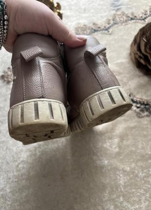 Зимние ботинки кожаные, на натуральном меху4 фото