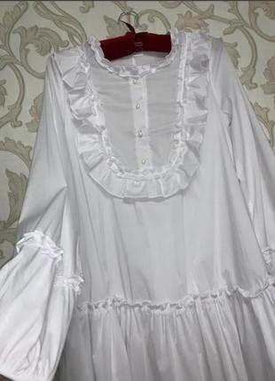 Белое летнее платье свободного кроя3 фото