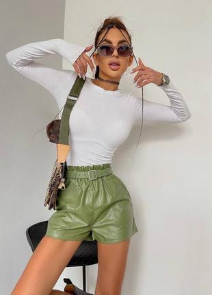 Стильные трендовые шорты