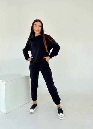 Стильный и теплый женский спортивный прогулочный костюм на каждый день на флисе