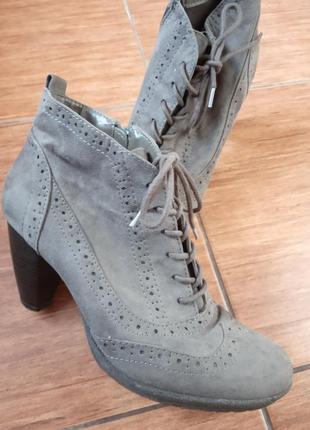 Замшеві черевички