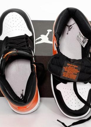 Женские кроссовки nike air jordan 1 mid orange black white 40-418 фото