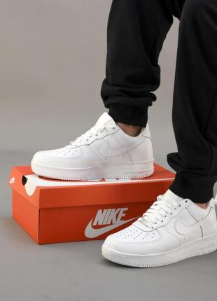 Женские кроссовки nike air force 1 low white 38-38.54 фото