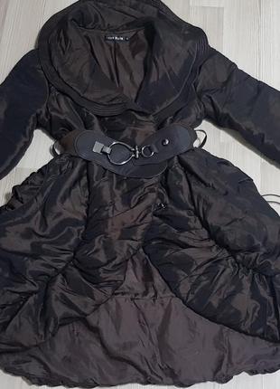 Гарне пальто на весну на синтепоні