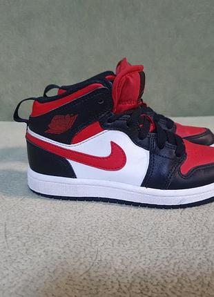 Детские кроссовки jordan 1 mid (ps) артикул: 640734-079