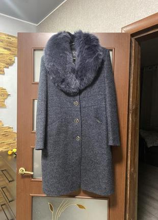 Новое пальто с натуральным мехом1 фото