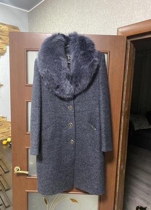 Новое пальто с натуральным мехом2 фото