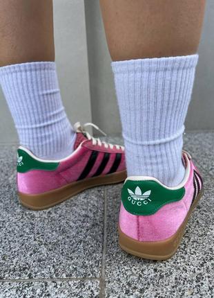 Кроссовки gucci x adidas light pink gazelle pink velvet7 фото