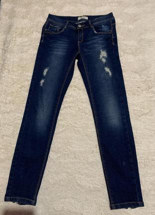 Стильные женские джинсы
