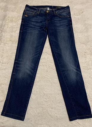 Стильные женские джинсы