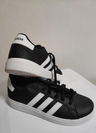 Кросівки фірми ,,adidas,,2 фото