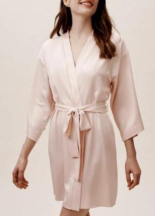 40-44р. пудровый атласный халат на запах lily loves