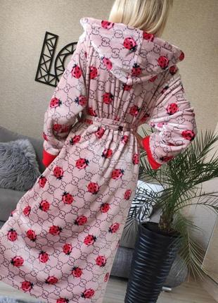 Женский длинный теплый домашний махровый халат в универсальном размере на запах на поясе с капюшоном на запах6 фото