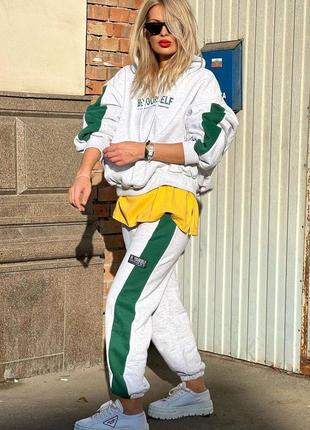 Трендовий костюм на флісі теплий утеплений спортивний худі з надписом капюшоном кишенею кенгуру штани джогери вільного крою оверсайз