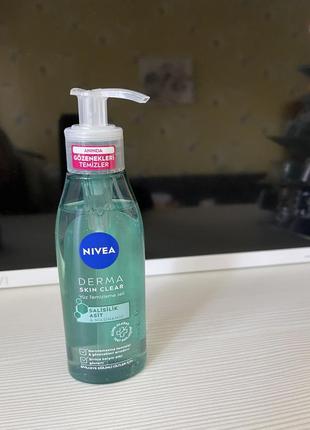 Очищающий гель для лица nivea derma skin clear, 150 мл