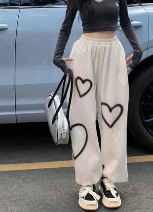Женские брюки свободного покроя с рисунком сердечка, штаны оверсайз с карманами пояс на резинке прогулочные
