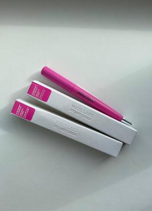 Помада від haus labs by lady gaga у формі олівця le monster lip crayon у відтінку fuchsia shimmer