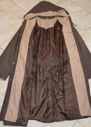 Брендовая коричневая куртка с капюшоном и карманами синтепон этикетка6 фото