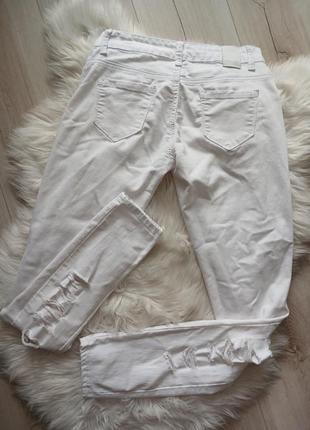 Рваные белые скинни, джинсы белые в утяжеление3 фото