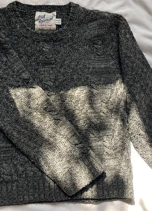 Свитер из шерсти