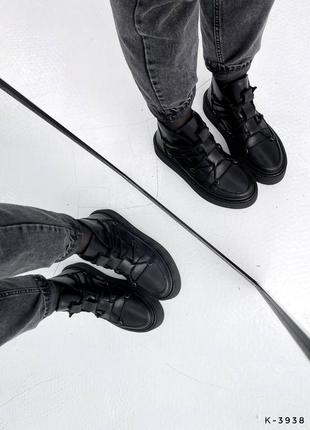 Удобные ботинки на платформе и оригинальных шнурках, унты8 фото
