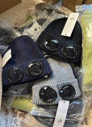 Шапки c.p. company материал: овечья шерсть
размеры: one size