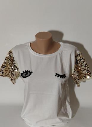 Розпродаж футболок