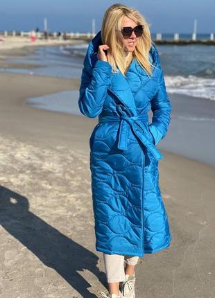 Пальто стеганое с поясом синее теплое на запах3 фото