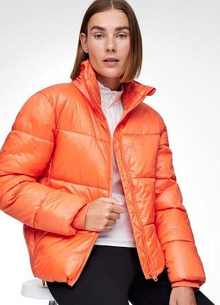 Тепла і легка яскрава куртка oysho s. наповнювач primaloft