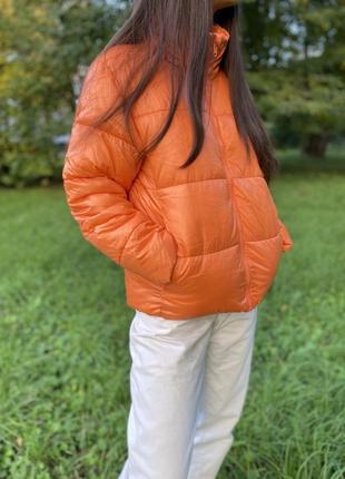 Тепла і легка яскрава куртка oysho s. наповнювач primaloft