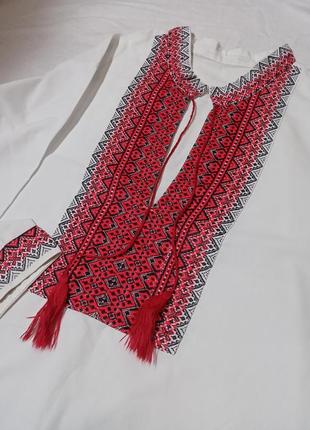 Вышиванка стильная минималистичная мужская красная вышивка4 фото