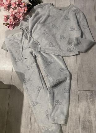 Тепла фірмова плюшева піжама мєховушка / домашній костюм від відомого бренду для дому та сну.1 фото