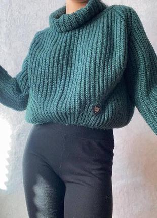 Затишний зелений светр