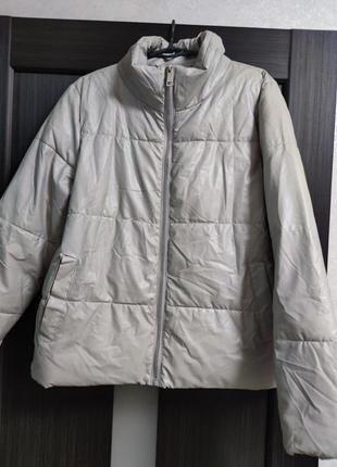 Женская куртка осень -весная (кожзам) размер м