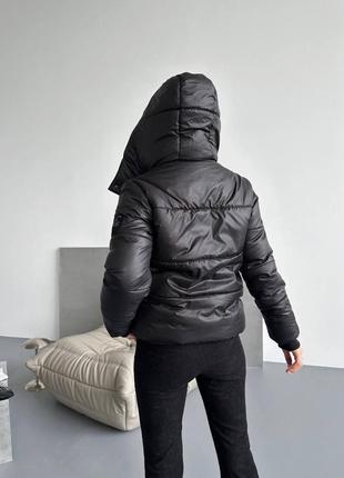 Куртка жіноча оверсайз на блискавці з капішоном з кишенями якісна стильна тепла чорна пильно лілова2 фото