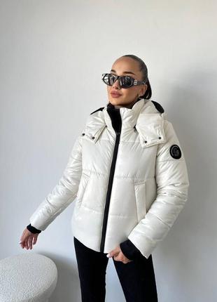 Куртка жіноча оверсайз на блискавці з капішоном з кишенями якісна стильна тепла молочна бежева
