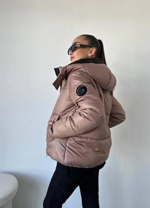 Куртка жіноча оверсайз на блискавці з капішоном з кишенями якісна стильна тепла молочна бежева7 фото