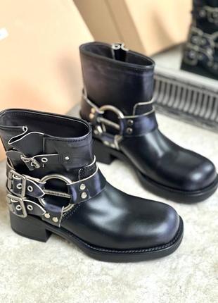 Ботинки женские кожаные черные с пряжками осенние брендовые3 фото
