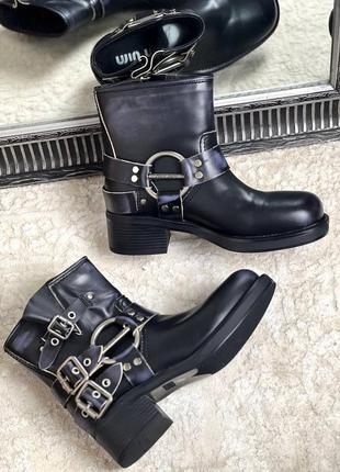 Ботинки женские кожаные черные с пряжками осенние брендовые5 фото