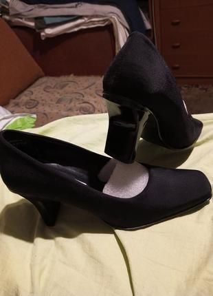 Новые,элегантные,чёрные туфли на небольшом каблучке,nando-h, italian style