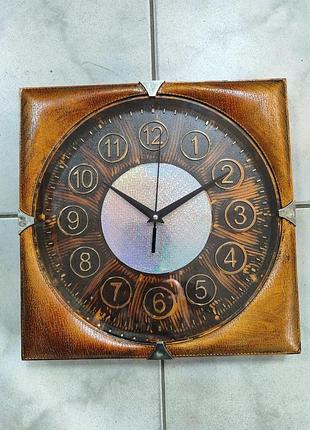 Годинник настінний