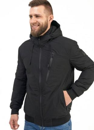 Практичная демисезонная куртка с манжетами1 фото
