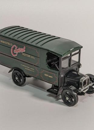 Колекційна машинка castrol oil corgi vintage