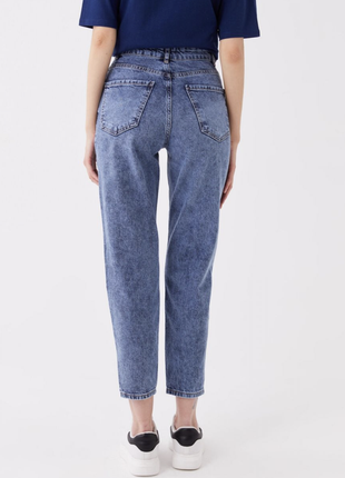 Синие "выцветшие" джинсы мом тренд плотный деним коттон высокая талия.6 фото
